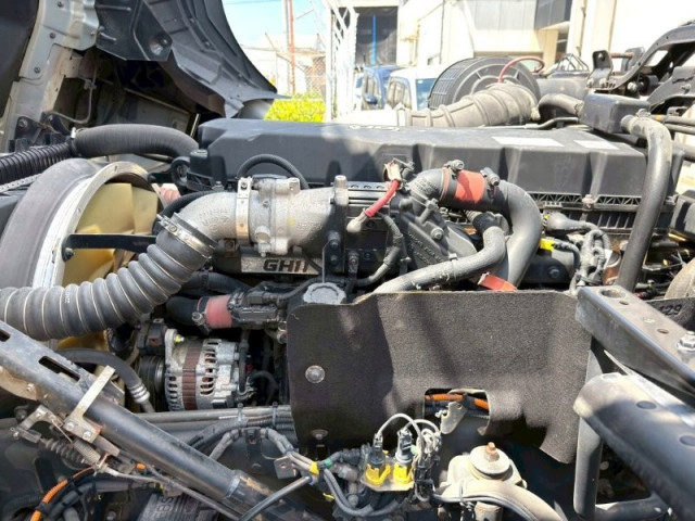 UDトラックス（日産） クオン 大型 ウィング 2PG-CD5CA(105955) 33枚目