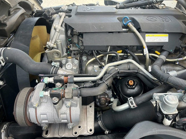 三菱ふそう キャンター 小型 冷蔵冷凍バン 2PG-FBAV0(110431) 42枚目