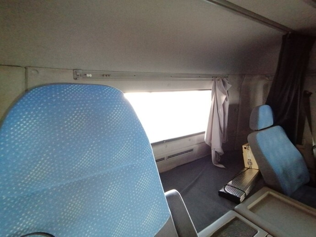 UDトラックス（日産） クオン 大型 トラクタ AKG-GK4XAB(5652) 26枚目
