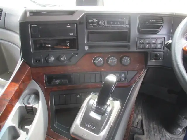 日産自動車 クオン 大型 トラクタ 2PG-GK5AAD(106896) 8枚目