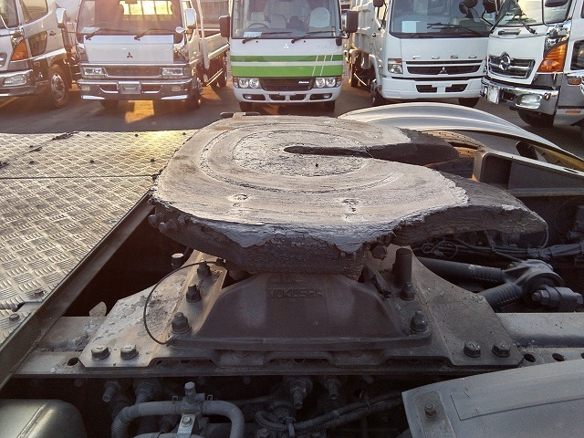 UDトラックス（日産） クオン 大型 トラクタ ADG-GK4XAB(8924) 17枚目