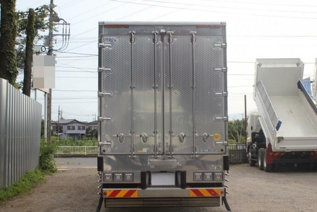 UDトラックス（日産） クオン 大型 冷蔵冷凍バン QPG-CD5ZA(12339) 4枚目