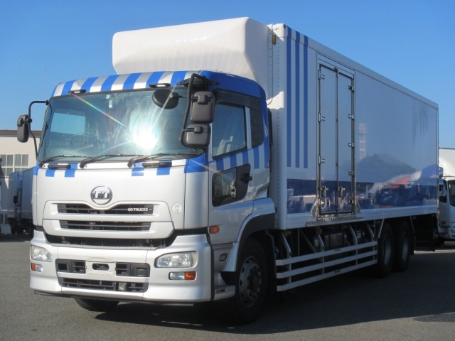 UDトラックス（日産） クオン 大型 冷蔵冷凍バン QKG-CD5ZA(4832) 2枚目