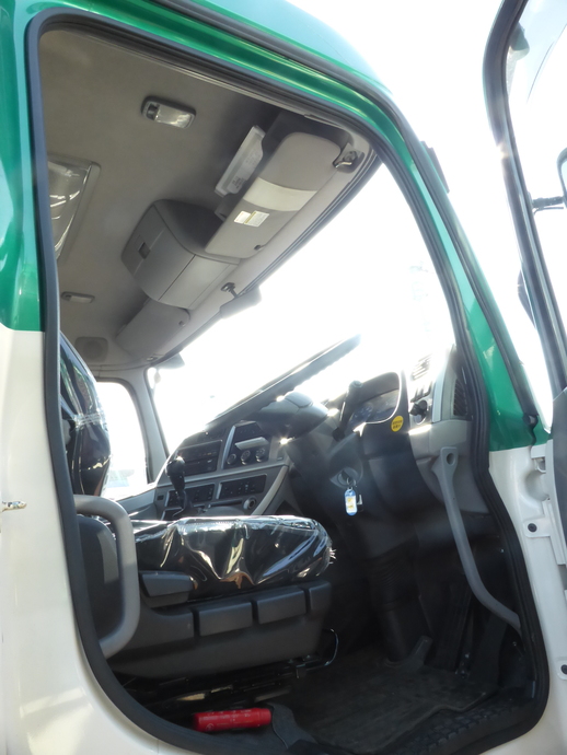 UDトラックス（日産） クオン 大型 平ボディ QKG-CD5ZL(2824) 18枚目