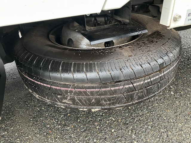 いすゞ エルフ 小型 Wキャブ 2RG-NJR88A(107401) 23枚目