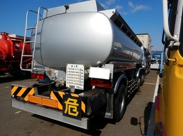 UDトラックス（日産） クオン 大型 タンクローリー KL-CV48YNH(11092) 2枚目