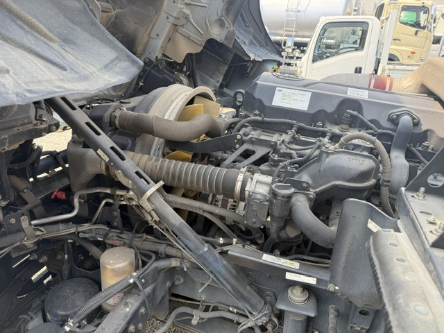 UDトラックス（日産） クオン 大型 Translation missing: ja.item.body_keijou_enum.body_keijou_carrier_other QKG-CG5ZA(110783) 25枚目
