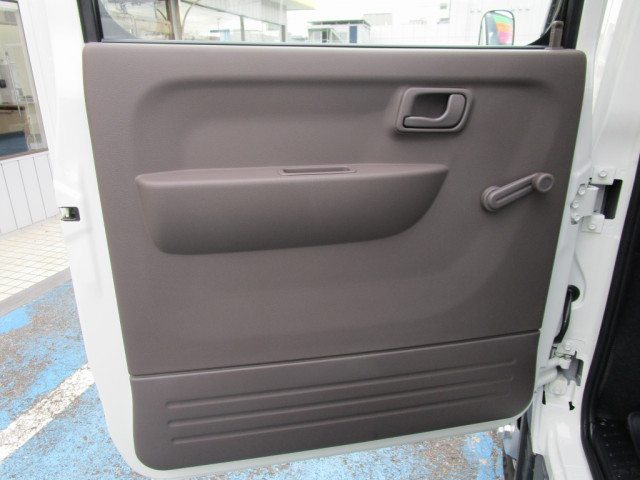 三菱ふそう キャンター 小型 Wキャブ 2RG-FBA20(107995) 33枚目