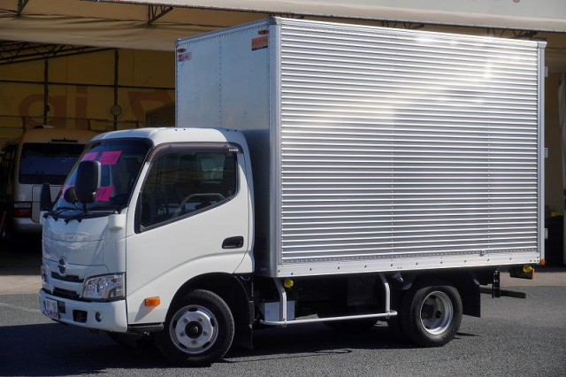 日野 デュトロ 小型 バン 2RG-XZC605M(113337) 1枚目