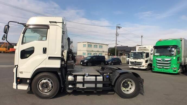 いすゞ ギガ 大型 トラクタ QKG-EXD52BD(37351) 7枚目