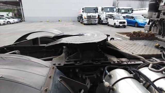 UDトラックス（日産） クオン 大型 トラクタ PKG-GK4XAB(3902) 18枚目