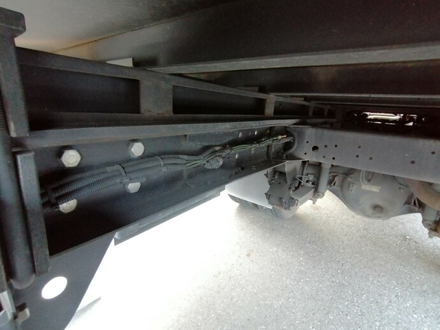 三菱ふそう キャンター 小型 冷蔵冷凍バン PDG-FE74BV(5548) 28枚目