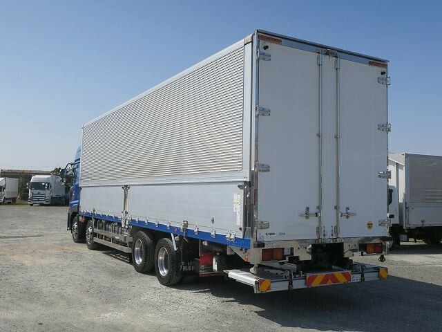 UDトラックス（日産） クオン 大型 ウィング QKG-CG5ZA(41139) 4枚目