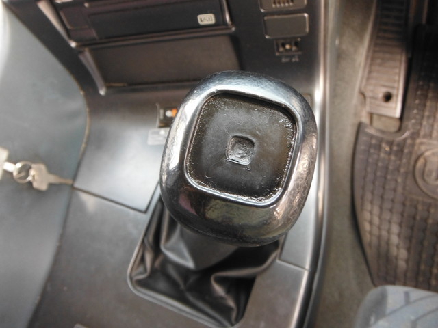 UDトラックス（日産） ビッグサム 大型 タンクローリー KL-CV48E(1981) 20枚目