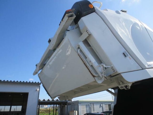 三菱ふそう ファイター 増トン 塵芥車（プレス式） QKG-FK62FZ(8520) 15枚目