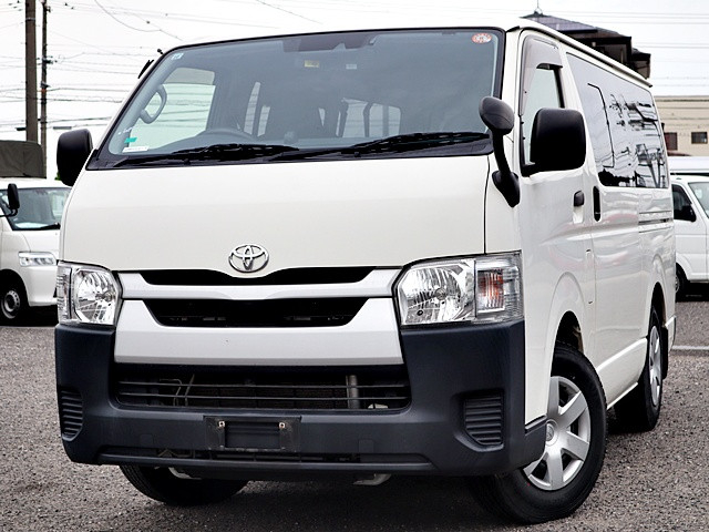 トヨタ ハイエース 小型 バン 3BF-TRH200V(109961) 1枚目