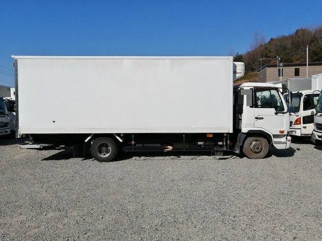 UDトラックス（日産） コンドル 中型 冷蔵冷凍バン BDG-MK36C(5466) 12枚目