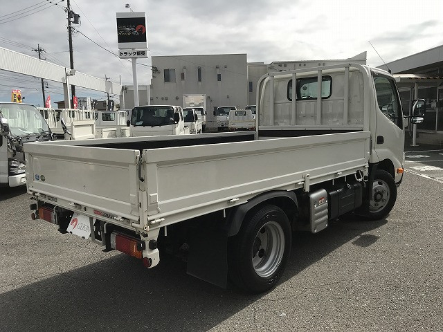 日野 デュトロ 小型 平ボディ 2RG-XZU605M(112642) 6枚目