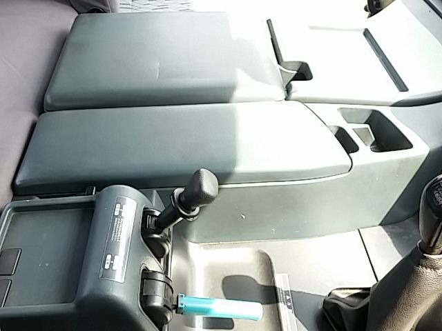 UDトラックス（日産） ビッグサム 大型 トラクタ KL-CW632GHT(8803) 47枚目
