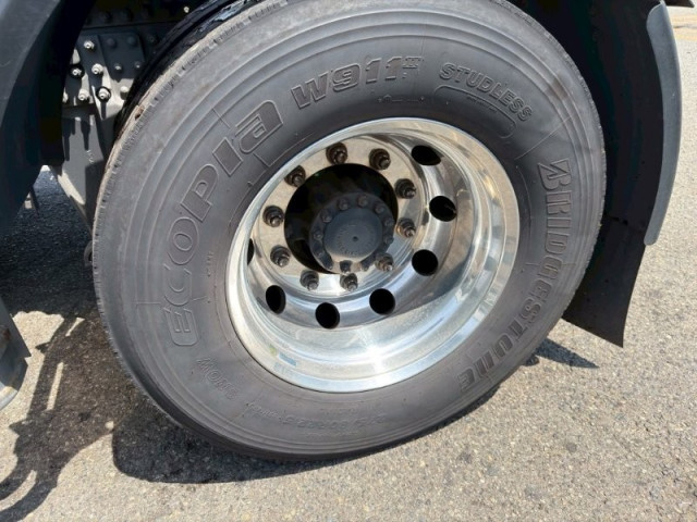 UDトラックス（日産） クオン 大型 トラクタ 2RG-GK5DAB(105305) 16枚目