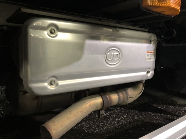 UDトラックス（日産） コンドル 中型 冷蔵冷凍バン TKG-MK38C(2552) 24枚目