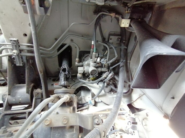 UDトラックス（日産） コンドル 中型 冷蔵冷凍バン PB-MK36B(5670) 85枚目