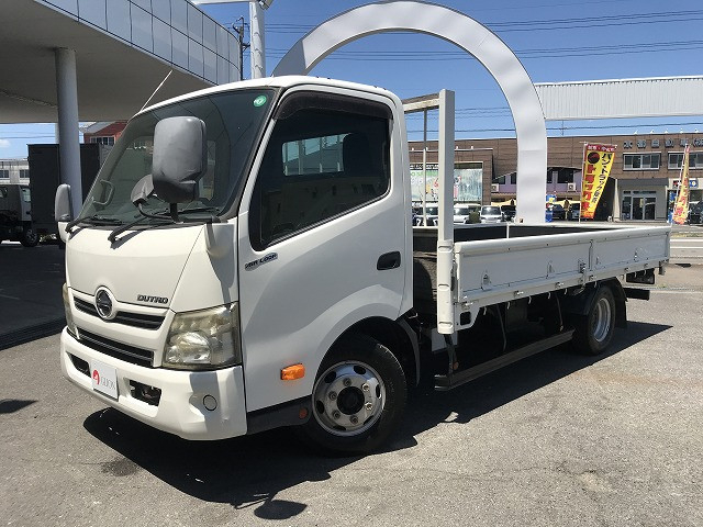日野 デュトロ 小型 平ボディ SKG-XZU710M(110165) 1枚目