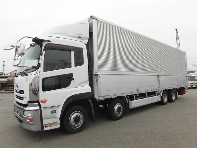 UDトラックス（日産） クオン 大型 ウィング QKG-CG5ZA(10898) 1枚目