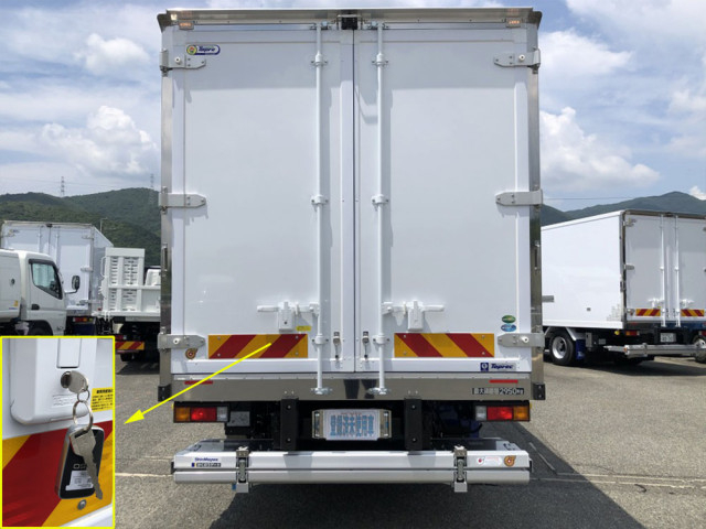 Mitsubishi Fuso canter Small Freezer box_body 2RG-FEB80(108889) 8枚目