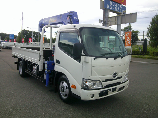 日野 デュトロ 小型 平ボディ（クレーン付） 2KG-XZU650(111435) 3枚目