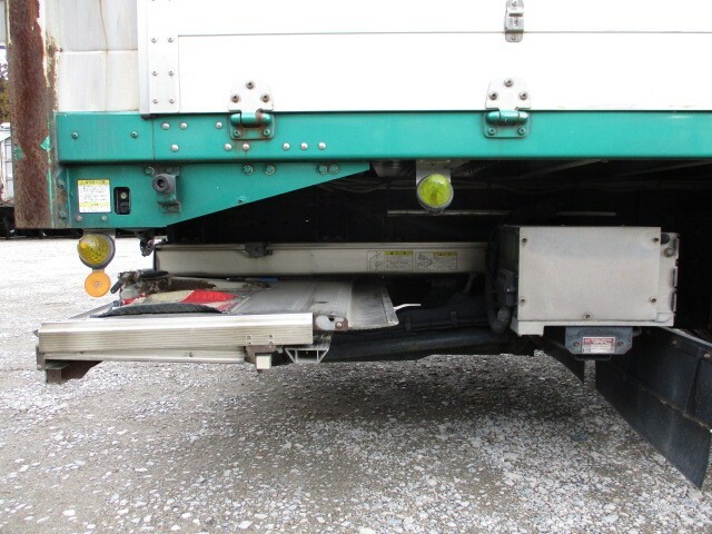 UDトラックス（日産） クオン 大型 ウィング PKG-CG4ZA(9264) 24枚目