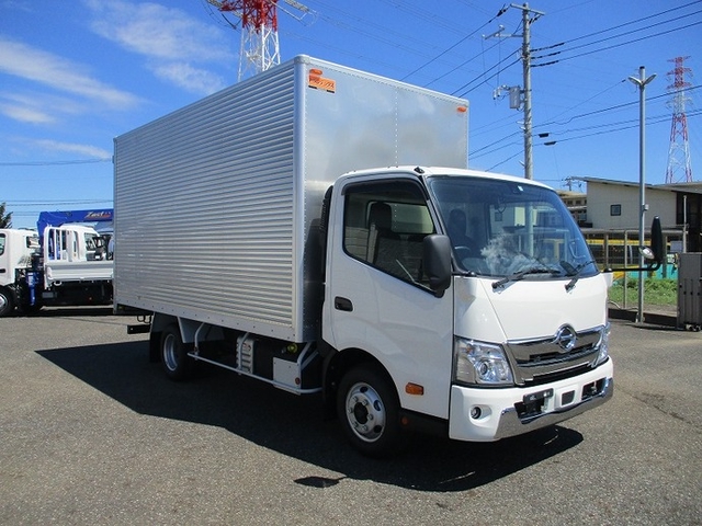 日野 デュトロ 小型 バン 2RG-XZU712M(35247) 2枚目