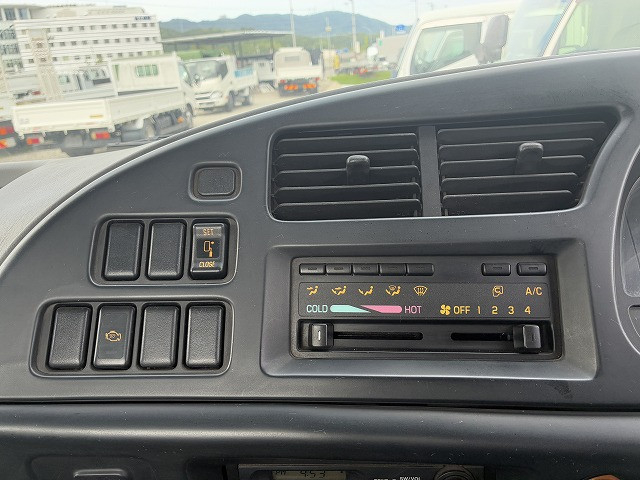 いすゞ フォワード 中型 平ボディ ADG-FRR90L3S(109403) 39枚目