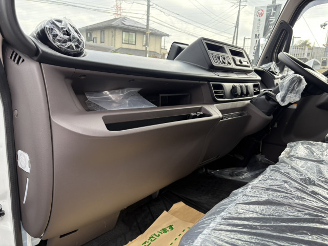 三菱ふそう キャンター 小型 バン 2RG-FEB50(96860) 34枚目