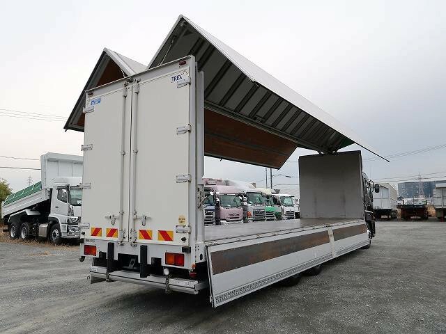 UDトラックス（日産） クオン 大型 ウィング QKG-CD5ZA(38807) 12枚目
