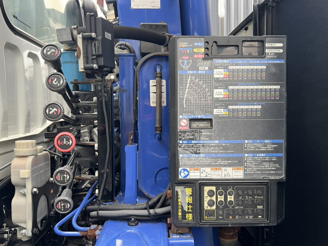三菱ふそう ファイター 増トン 平ボディ（クレーン付） 2KG-FK62FZ(112884) 19枚目