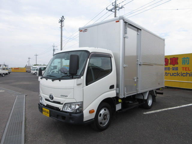 トヨタ ダイナ 小型 バン 2RG-XZU645(105352) 1枚目