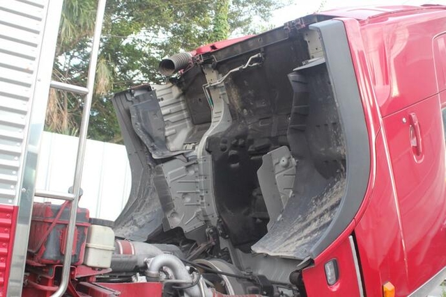 UDトラックス（日産） クオン 大型 冷蔵冷凍バン QPG-CD5ZA(12339) 22枚目
