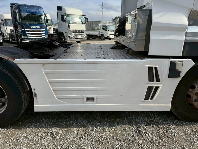 日産自動車 クオン 大型 トラクタ 2RG-GK5DAB(106709) 20枚目