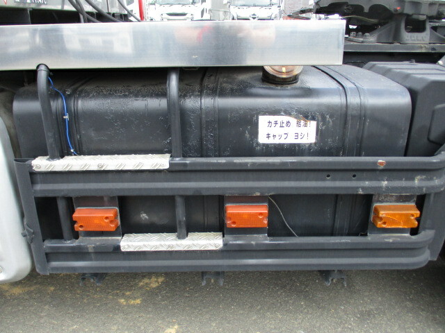 日野 プロフィア 大型 トラクタ PK-SH1EDJG(32725) 10枚目