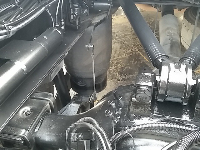 UDトラックス（日産） ビッグサム 大型 トラクタ KL-CK482BAT(8202) 18枚目