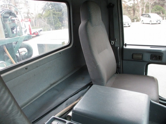 UDトラックス（日産） コンドル 中型 バキュームダンパー/汚泥吸引車 PB-MK36A(9576) 32枚目