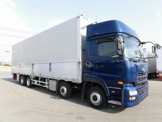 UDトラックス（日産） クオン 大型 ウィング QPG-CG5ZA(8432) 2枚目