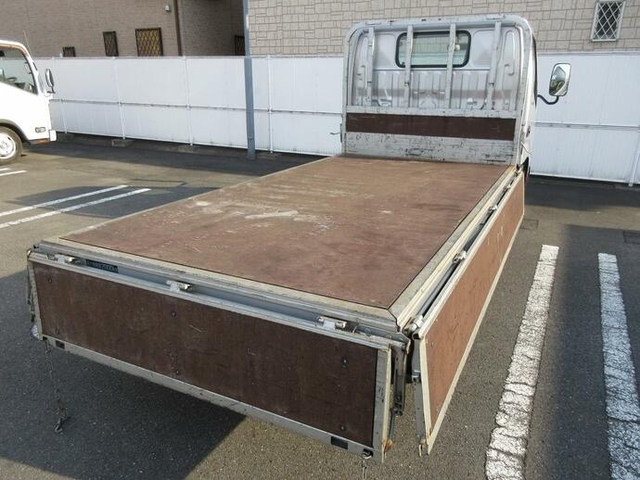 トヨタ ダイナ 小型 平ボディ BDG-XZU504(12067) 8枚目