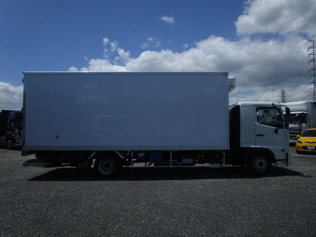 日野 レンジャー 中型 冷蔵冷凍バン 2PG-FD2ABG(87041) 6枚目