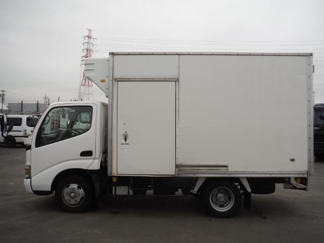 トヨタ ダイナ 小型 冷蔵冷凍バン KK-XZU302(1012) 4枚目