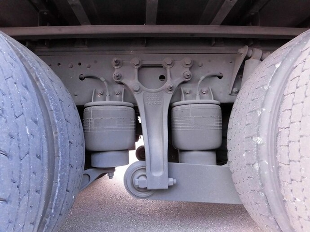 UDトラックス（日産） クオン 大型 ウィング QPG-CG5ZA(8432) 7枚目