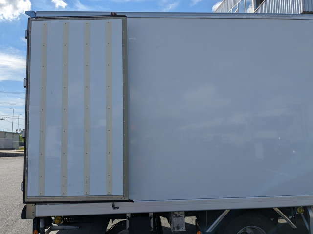 日野 レンジャー 中型 冷蔵冷凍バン 2KG-FC2ABG(93861) 14枚目