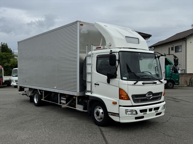 日野 レンジャー 中型 バン TKG-FD7JLAG(109601) 2枚目