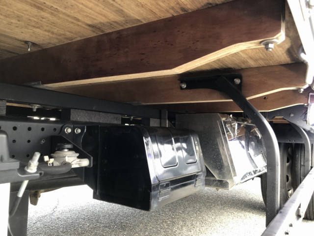 いすゞ エルフ 小型 平ボディ 2RG-NPR88YM(104507) 24枚目